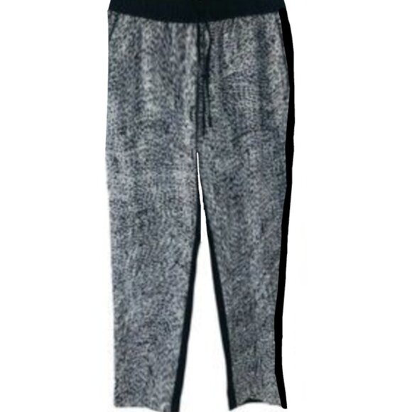 Banana Republic Patterned Drawstring Ankle Pants (SOLID BLACK BACK) - Picture 12 of 12